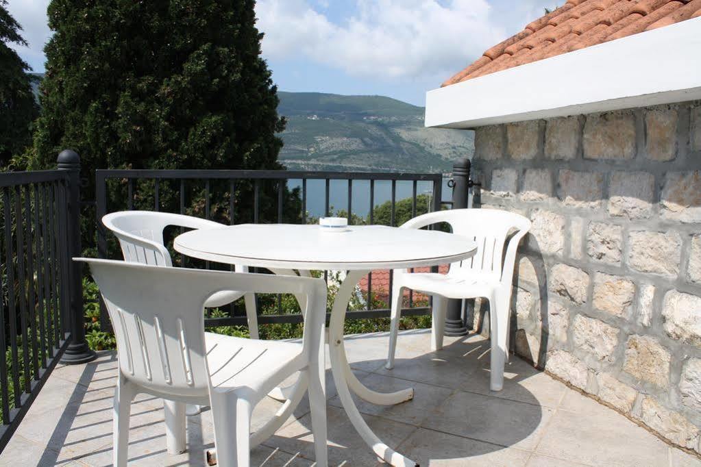 Guest House Saga Herceg Novi Buitenkant foto