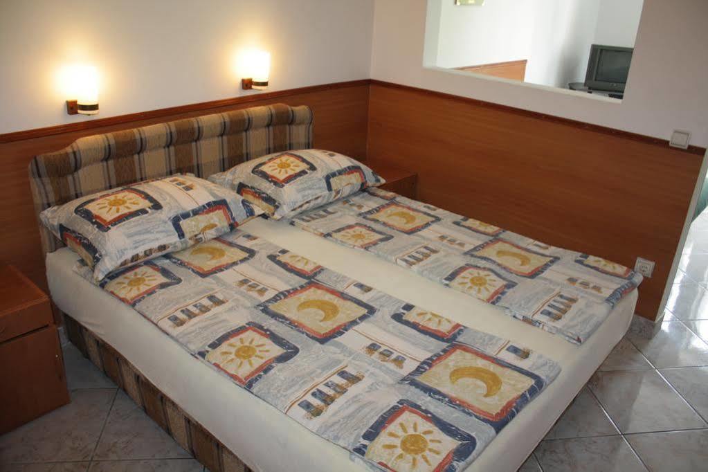 Guest House Saga Herceg Novi Buitenkant foto